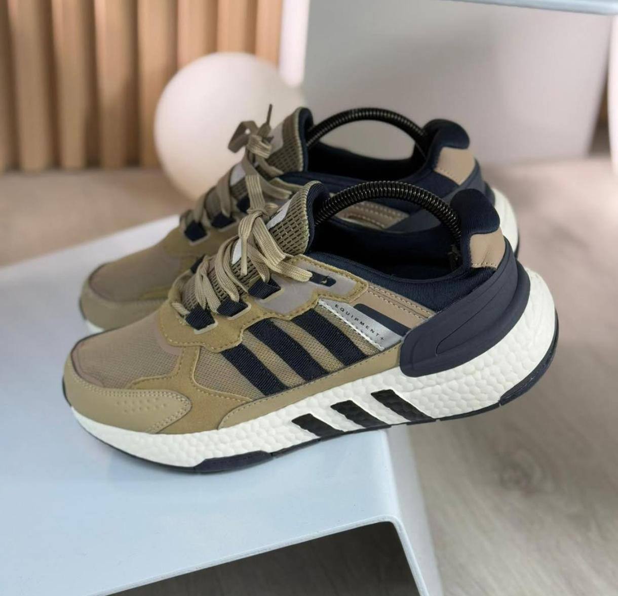 Hombre Addas Eqt
